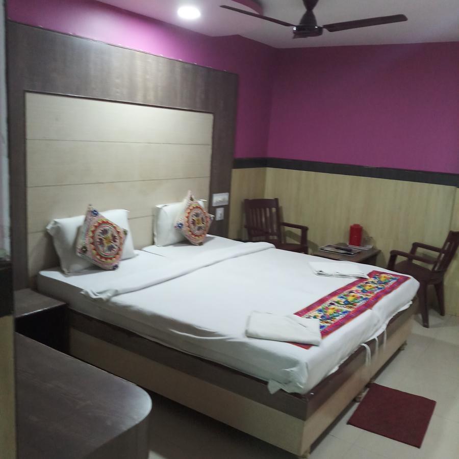 The Tara Residency Hotel Bhubaneswar Bagian luar foto
