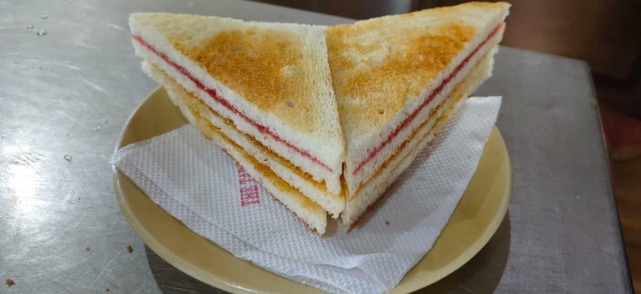 The Tara Residency Hotel Bhubaneswar Bagian luar foto
